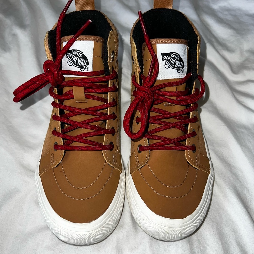 Vans kids Sk8-Hi MTE chipmunk suede shoes insulated.